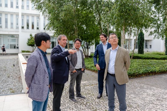 ETRI visiting ESS ETRI take part in a guided tour of ESS - part I