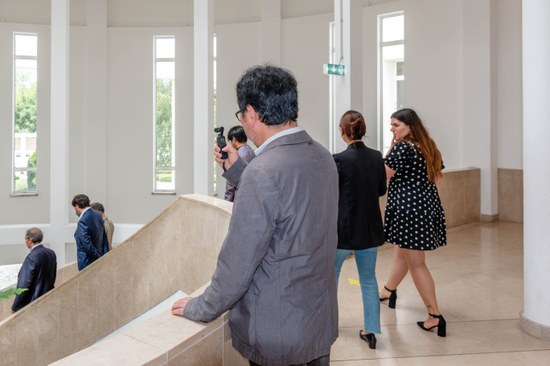 ETRI visiting ESS 3 ETRI take part in a guided tour of ESS - part III